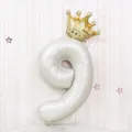 32 Zoll cremeweiße Zahlen 9 Folienballon mit Goldkrone für Geburtstag Party Deko und Einrichtung. - Zahl 9