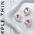 Primer plano de bonitas cuentas acrílicas de fantasma rosa, ideales para pulseras hechas a mano. - 5# Rosa