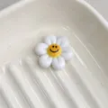 Bunte Smiley-Blumen Harz DIY Schmuckaccessoires für kreative Bastelprojekte zu Hause. - Weiß