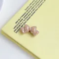 Acryl Cremefarbene Schleife Detailaufnahme, ideal fur DIY Handyketten und schicke Haarschmuck. - Kaffeebraun