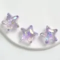 Primo piano dettagliato di perline a stella in acrilico trasparente con finitura UV. - Pentagramma / Viola