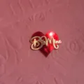 Roter Acryl Herz Kuchendopper mit goldenem Be Mine Text fur Valentinstag Hochzeit Desserts. - Be Mine (Spiegelrote Basis + Goldene Oberfläche)