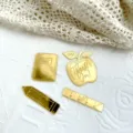 Goldene Acryl Tortenaufsätze Set für Lehrer mit Notizbuch Apfel Bleistift und Lineal Details - Markiertes Set / Gold