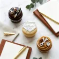 Festa del papà acrilico torta topper DIY inciso al laser dessert decorazione inserto - Buona Festa del Papà Oro Cupcake / Larghezza circa 5CM
