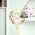 Détail de déco de gâteau d'anniversaire en acrylique doré, design de couronne florale. - Couronne Florale Joyeux Anniversaire Or / Largeur env. 9CM