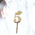 Goldene Acryl Nummer 5 Tortenaufsatz mit Glitzerkrone fuer Geburtstag Party Dessert. - Kleine Größe 5 Gold (Höhe ca. 6.2cm ohne Stab)
