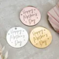 Detailed view of round acrylic Mother's Day decorative charms in gold, silver, and rose gold. - Happy Mother's Day (01) / 5cm Diameter Style 01 / Gold
