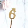 Goldener Acryl Zahlen 6 Kuhtopper mit Glitzerkrone für Geburtstagsparty Torte Dekoration - Kleine Größe 6 Gold (Höhe ca. 6.2cm ohne Stab)