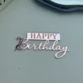 Nahaufnahme von roségoldenem Acryl Happy Birthday Tortenaufsatz, elegante Dekoration. - Happy Birthday Stil 7 / 1.3mm Dicke Breite Ca. 9CM / Roségold