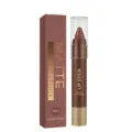 Crayon à lèvres marron mat teinte 03, texture crémeuse lisse pour un maquillage quotidien chic. - #01