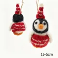 Handgemachter Filz Pinguin Hängeornament mit rotem Strickhut und Pullover Deko 11x5cm - Roter Pinguin