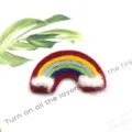 Handgemaakte wolvilt regenboog broche schattig kinderen DIY haaraccessoire kledingstuk - Rode Regenboog