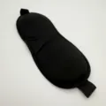 Schwarze 3D Kontur Schlafmaske mit elastischem Gurt fuer Reisen und naechtliche Ruhe - Eingefasst / Schwarz