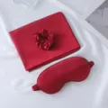 Conjunto de antifaz de seda roja con coletero y funda de almohada para dormir muy bien. - Burdeos