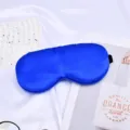 Blaues Satin Schlafmaske mit verstellbarem Gummiband glatte bequeme Nacht Schlafbrille - Saphirblau