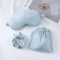 Seide Schlafmaske und Haargummi Set in Hellblau, weiche Satinschlafmaske mit Aufbewahrungstasche. - Frisches Blau