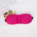 Mascarilla de sueño 3D rosa fucsia con diseño ergonómico y transpirable para descanso. - Rosa rojo