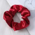 Coletero de satén rojo para mujer, coleta de pelo de seda suave accesorio elegante. - Burdeos