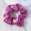Coletero de satén de seda morado para mujer, suave accesorio para el pelo variante. - Púrpura profundo