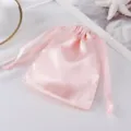 Rosa Satin Kordelzugbeutel, elegante Seiden Schmuckaufbewahrung Tasche Variante für Accessoires. - Gold Rosa