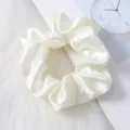 Colalet de saten blanco coletero de seda suave elegante accesorio para el pelo de mujer - Blanco Roto