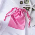 Rosa Satin Kordelzug Beutel für Schmuck Kosmetik Aufbewahrung und kleine Artikel. - Rosenrosa