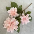 Kunstlicher Dahlien Blumen Zweig mit drei rosa Blueten und gruenen Blaettern Deko. - Rosa