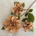 Künstliche Dahlien Zweig drei Köpfe braun Stoff Blumen Dekoration für Zuhause Hochzeit Party - Braun