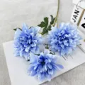 Détail de fleur de dahlia artificielle bleue, superbe accessoire photo pour mariage. - Bleu