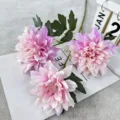 Détail de branche de fleur de dahlia artificielle, décoration florale en soie rose et violette. - Rose Pourpre