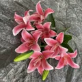 Branche de lys artificiel imprimé en 3D rose, 5 fourches 7 têtes pour déco de mariage. - N° 2