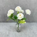 Künstlicher Pfingstrosen Blumenstrauß in Glasvase, Heimdeko und Fotografie Requisite. - Weiß
