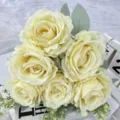 Bouquet di fiori di rose gialle artificiali per decorazione di nozze festa foto. - Giallo Chiaro