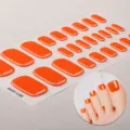 Dettaglio di smalto semi-curato UV arancione per dita con finitura lucida naturale. - BSJ-0065