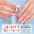 Adesivo per unghie in gel semi-polimerizzato con sfumatura rosa e lamina d'oro. Vista di dettaglio. - NF240016