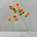Détails de la branche de rose artificielle à 6 têtes, idéale pour la déco et les accessoires. - Couleur caramel