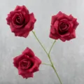 Künstlicher Seiden-Rosenzweig mit 3 Köpfen für Hochzeits-Wohnkultur und Blumenarrangement. - Burgunderrot