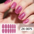 Detalle de envolturas de uñas con purpurina rosa brillante y textura fina elegante. - ZK075