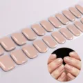 Gedetailleerd overzicht van UV-vrije gel nagelwraps vellen en aangebrachte glanzende nagels. - BSA-0012