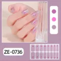 Primer plano de pegatinas de uñas con purpurina rosa y brillantes de corazón para San Valentín. - ZE-0736 (Corazón Estrás) / Uñas postizas y lima de uñas