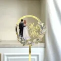 Χρυσή ακρυλική τούρτα γάμου topper Mr και Mrs ζευγάρι λουλουδάτο δαχτυλίδι διακόσμηση - Στυλ 3 MR&MRS / Πλάτος 11cm / Χρυσό
