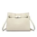 Sac à bandoulière chic en cuir blanc cassé avec fermoir en métal et design trapèze - Blanc Cassé
