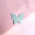 Vue détaillée du topper de gâteau papillon en acrylique bleu, jolie déco d'anniversaire. - Happy Birthday Papillon Bleu / 5 Pièces/Paquet