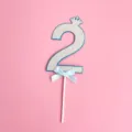 Ασημένιο glitter topper τούρτας αριθμός 2 με μπλε φιόγκο και κορώνα για πάρτι γενεθλίων - Ασημένιος Αριθμός 2
