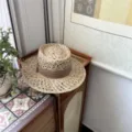 Chapeau de paille creux pour femme été large bord chapeau de soleil naturel fedora tressé - Réglable (56-58cm) / Khaki Bande