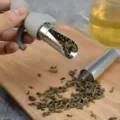 Infuseur à thé en silicone en forme de bonhomme rigolo avec filtre en acier inoxydable. - Gris