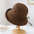 Bob à carreaux marron avec nœud papillon, chapeau bob uni polyvalent à large bord pour le printemps. - M (56-58cm) / Café profond