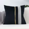 Copricuscino in velluto nero con fascia di strass e dettaglio dorato, elegante arredo casa. - Federe 30*50 senza imbottitura / Strass neri