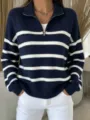 Detailierte Ansicht des Damen halbzwick gestreiften Pullovers in Marineblau Weiß. - S / Oberteile / Marineblau
