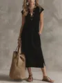 Abito midi nero con scollo a V, bottoni, maniche corte e dettagli di spacchi eleganti. - Taglia S / Vestiti / Nero